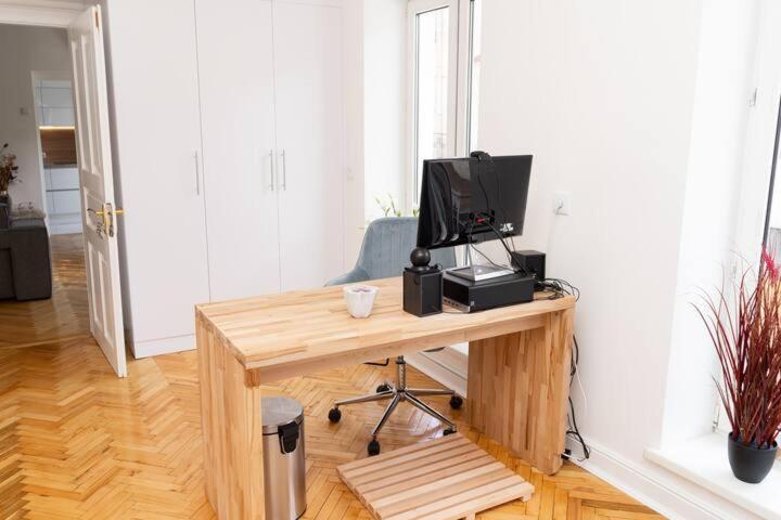 Freedom Apartments In The Heart Of Lviv - Balabana Str And Svoboda Avenue Exteriör bild